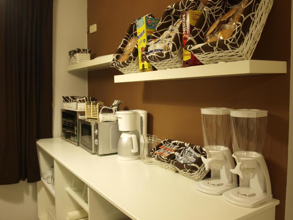 Hostal El Parque San Martín de la Vega Екстериор снимка