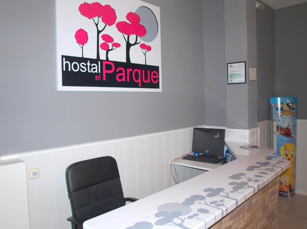 Hostal El Parque San Martín de la Vega Екстериор снимка